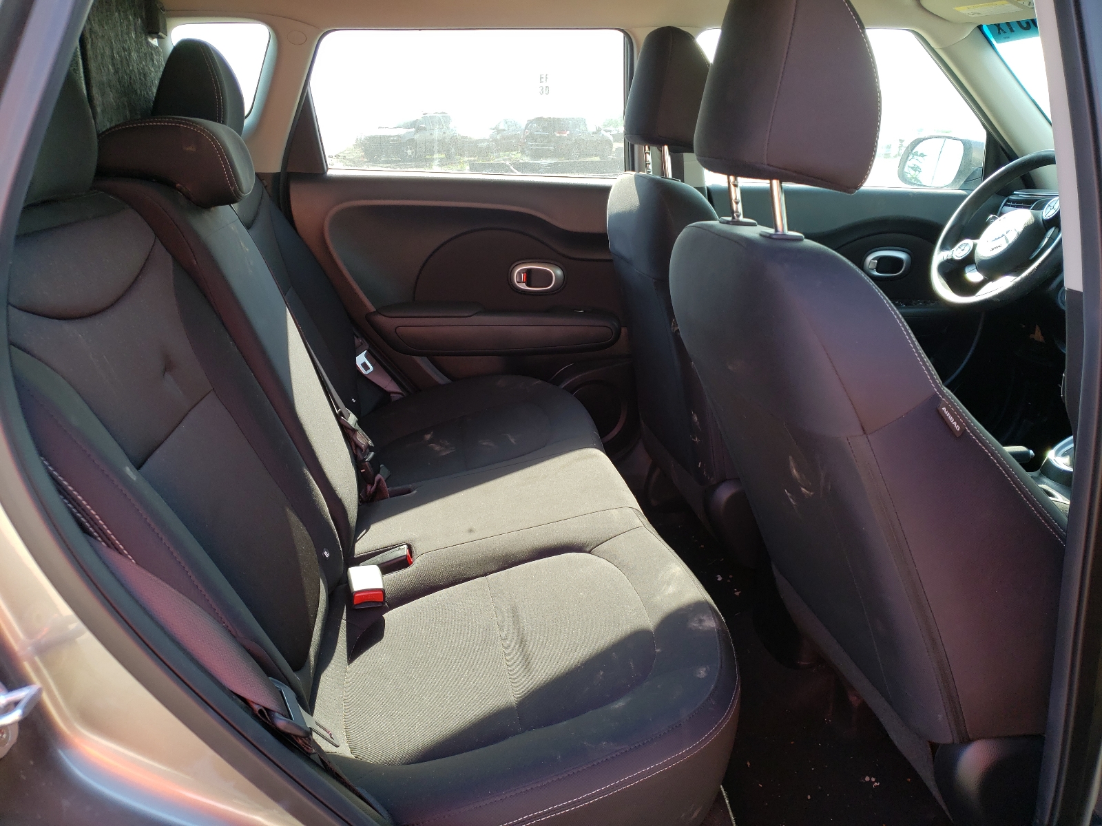 Zdjęcie 6 z aukcji – 2018 KIA SOUL z VIN KNDJN2A25J7566293