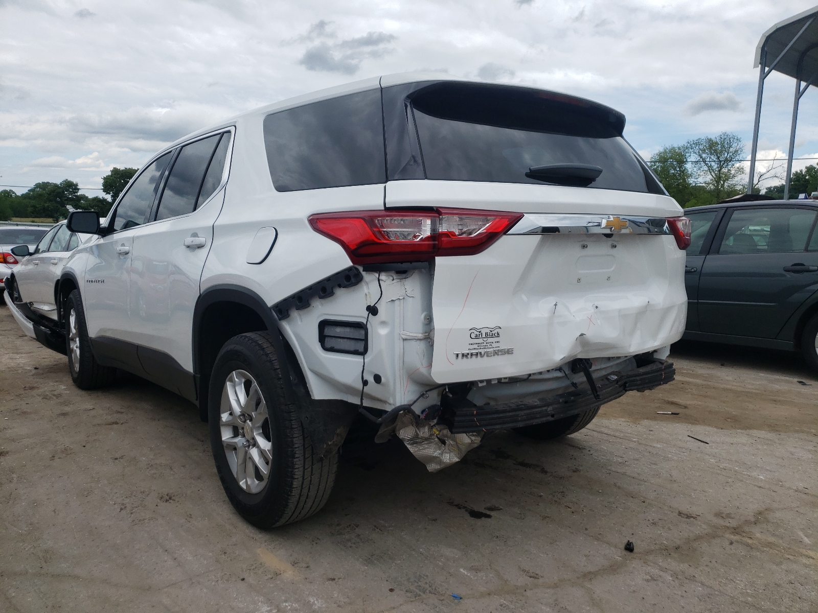 Photo 3 from auction – 2018 CHEVROLET TRAVERSE L with VIN 1GNERFKW9JJ205870