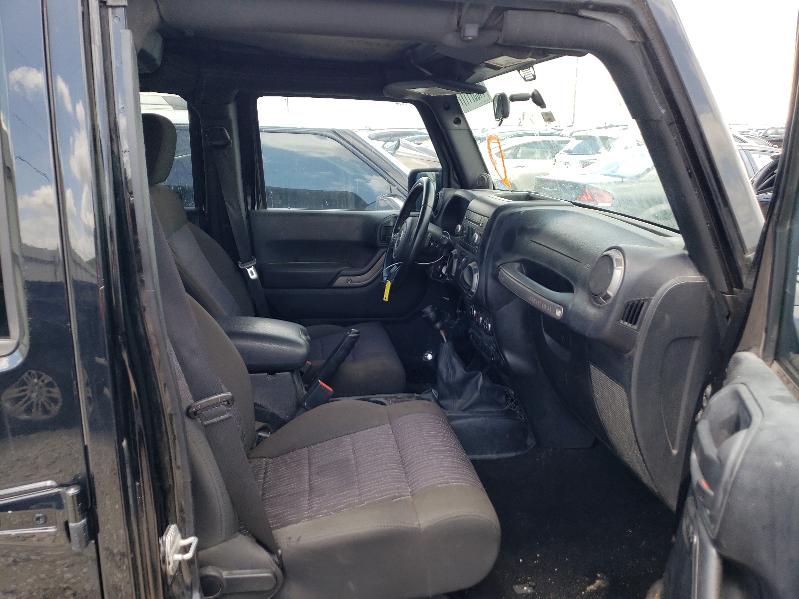 Photo 5 from auction – 2012 JEEP WRANGLER U with VIN 1C4BJWDG1CL122059