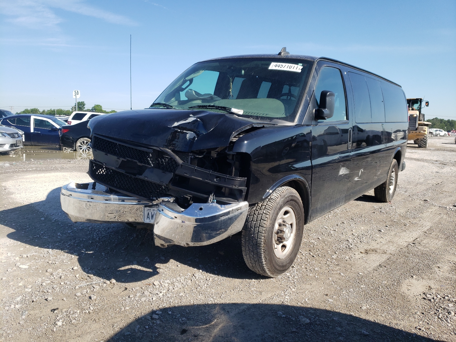 Photo 2 from auction – 2018 CHEVROLET EXPRESS G3 with VIN 1GAZGPFG3J1187366