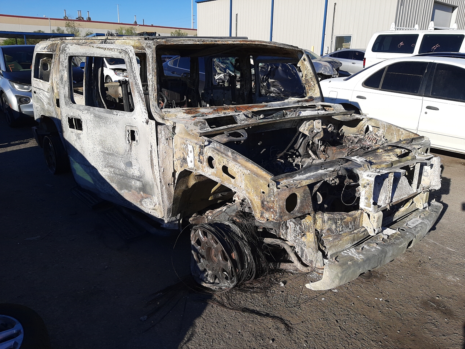 HUMMER H3 2003 z numerem VIN 5GRGN23UX3H102324 - Zdjęcie z aukcji