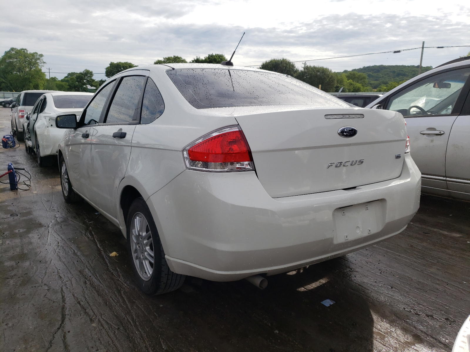 Photo 3 from auction – 2010 FORD FOCUS SE with VIN 1FAHP3FN9AW280413