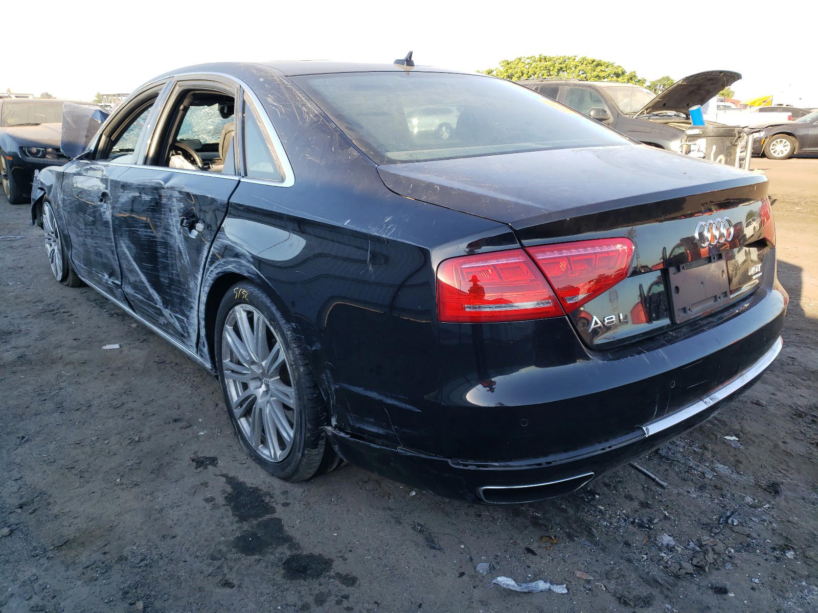 Photo 3 from auction – 2013 AUDI A8 L QUATT with VIN WAUR2AFD9DN014678
