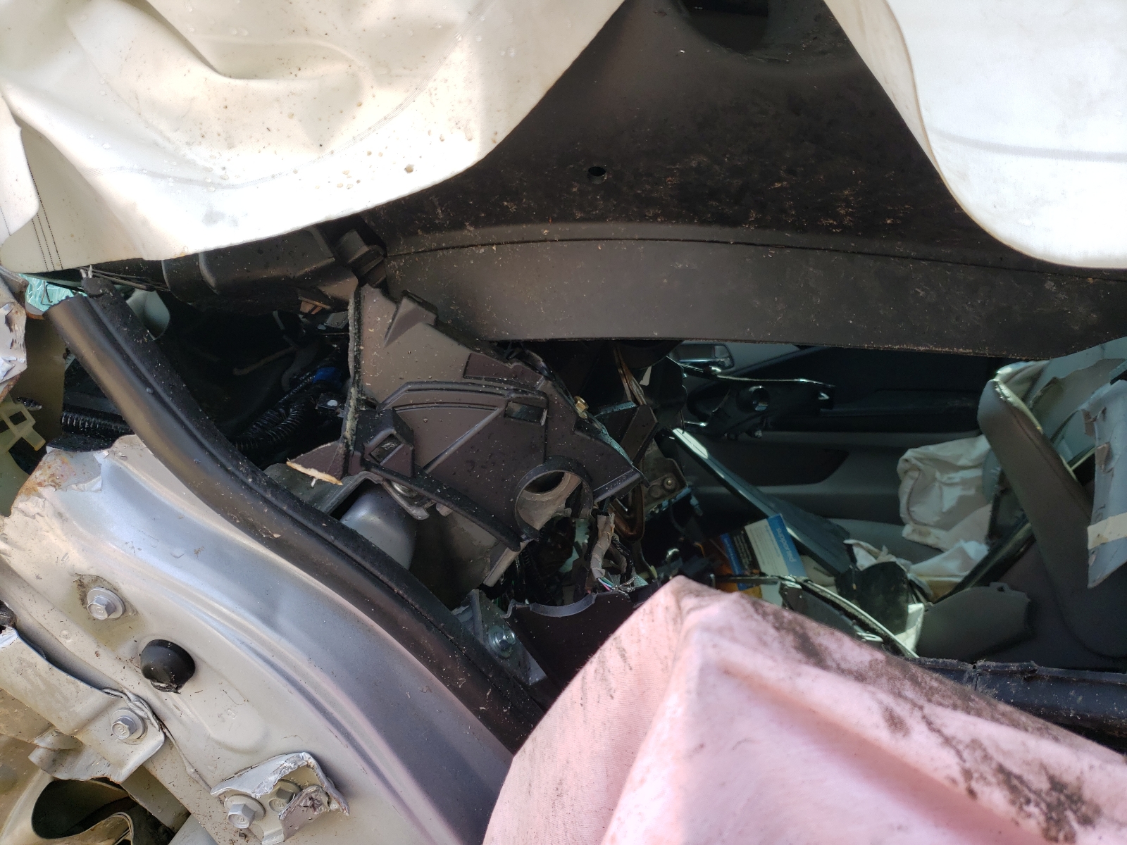 Photo 8 from auction – 2017 HONDA PILOT TOUR with VIN 5FNYF6H93HB096548