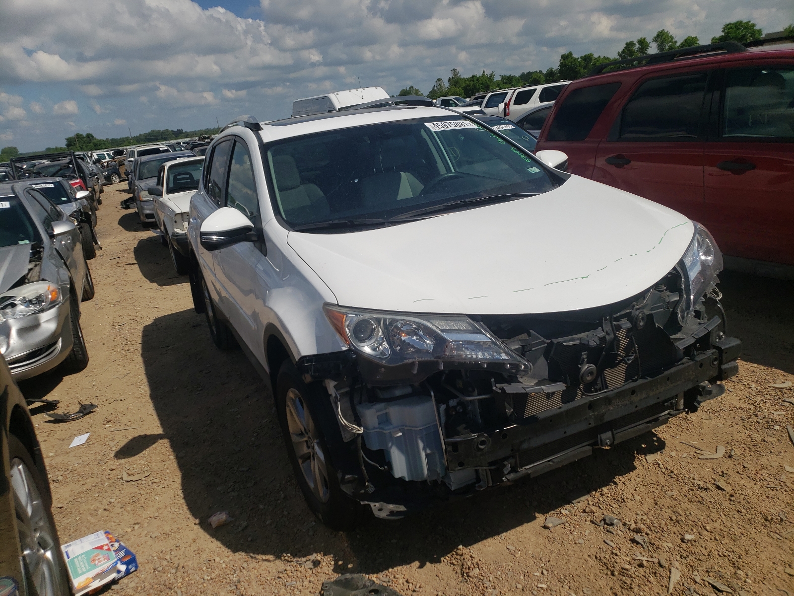 Photo 1 from auction – 2015 TOYOTA RAV4 XLE with VIN 2T3RFREVXFW391077