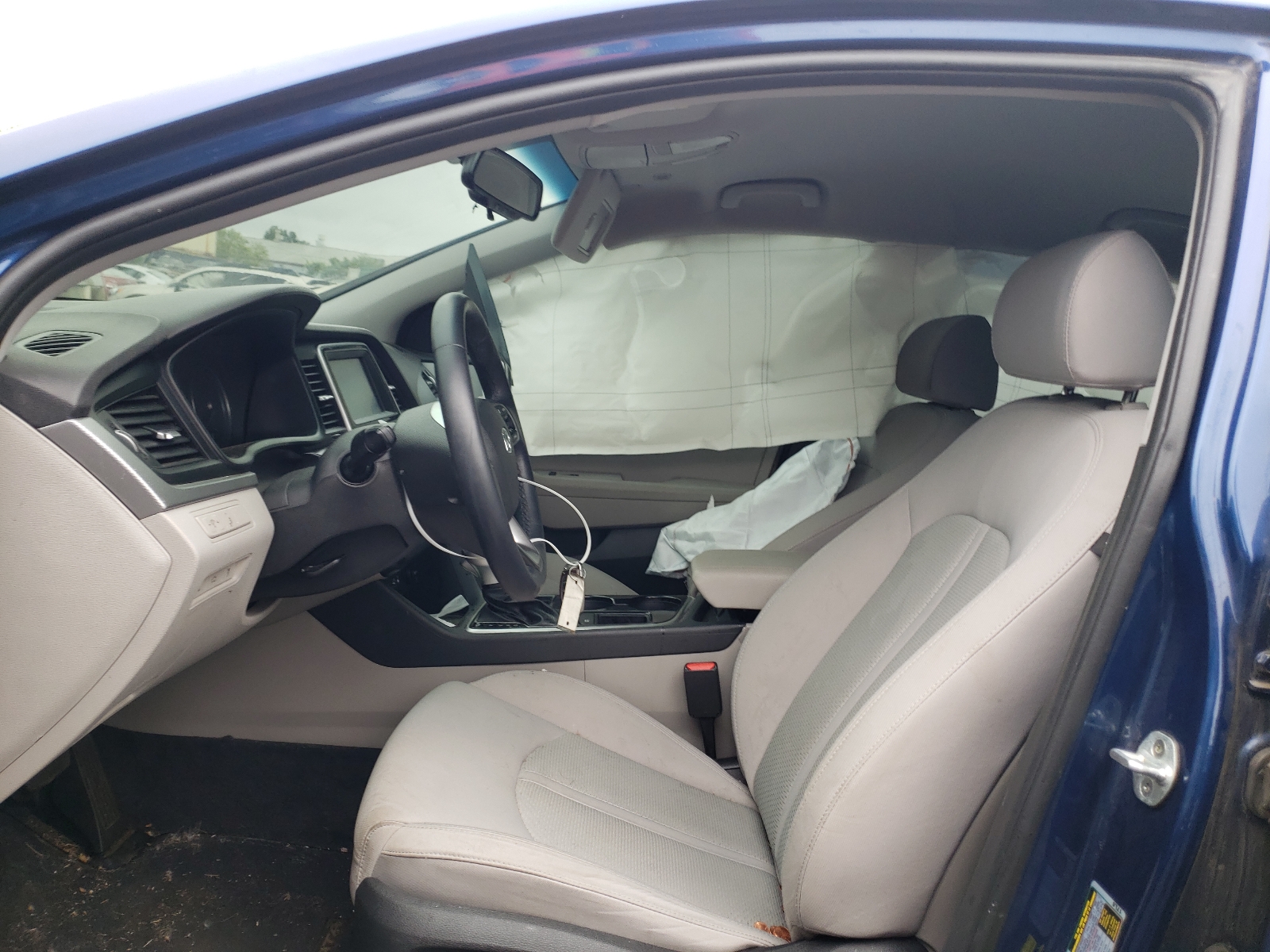 Photo 5 from auction – 2018 HYUNDAI SONATA SPO with VIN 5NPE34AF2JH649715