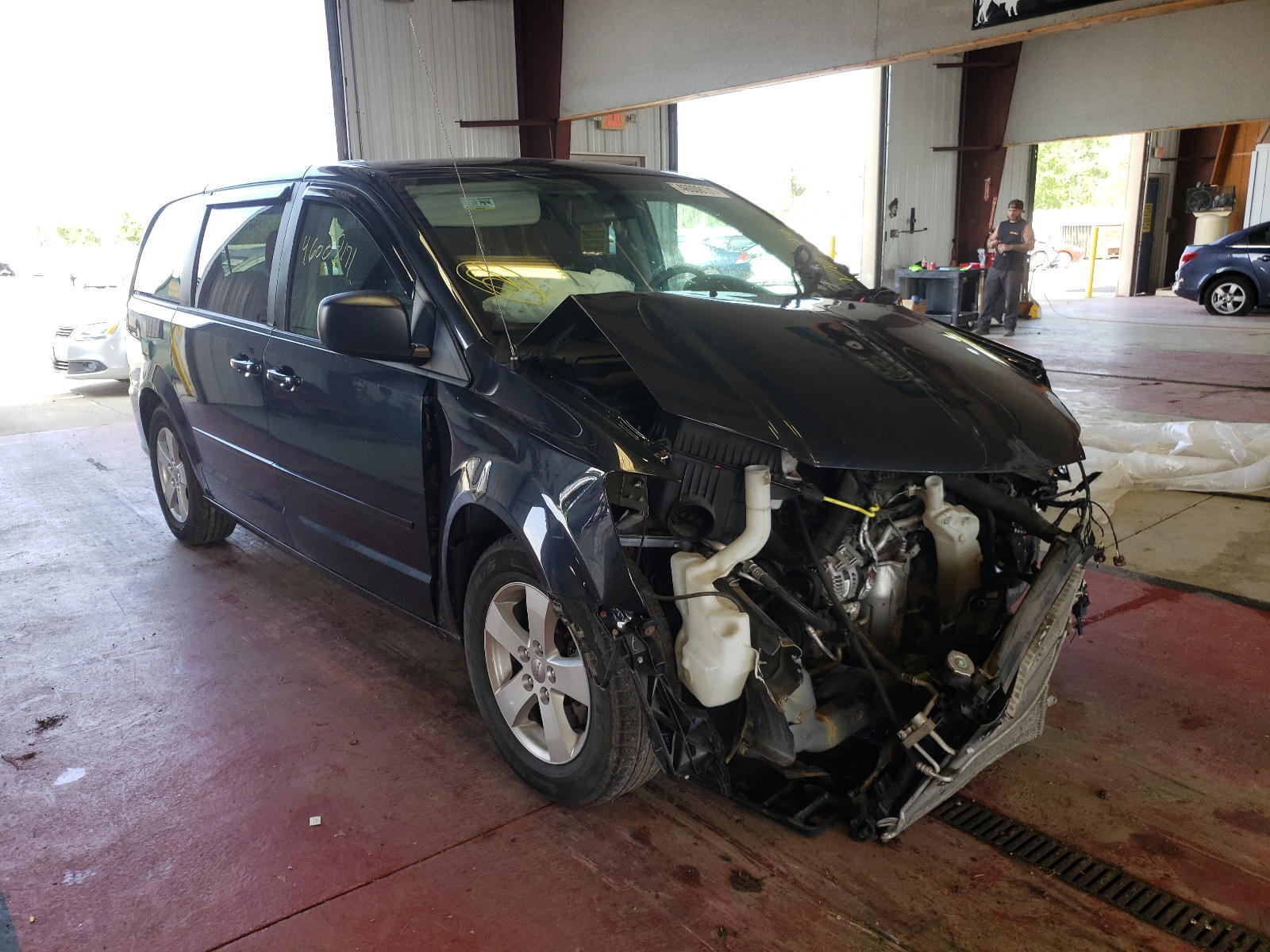 DODGE GRAND CARA 2013 with VIN 2C4RDGBG2DR692269 - Photo from auction