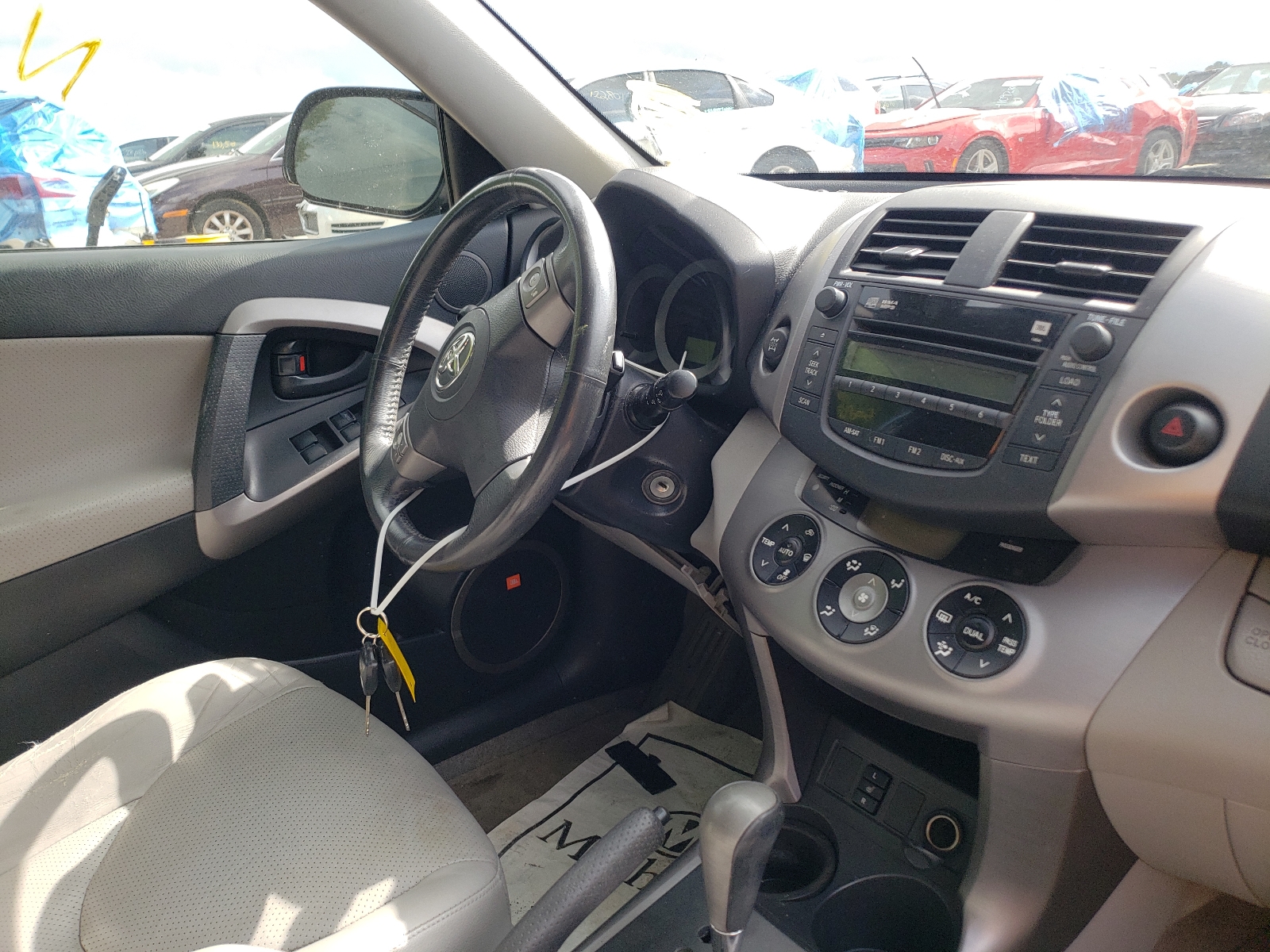 Photo 9 from auction – 2008 TOYOTA RAV4 LIMIT with VIN JTMBD31V786076929