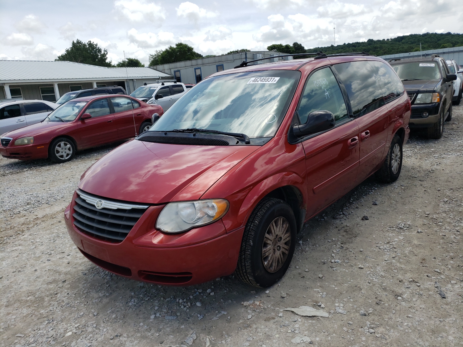 Photo 2 from auction – 2005 CHRYSLER TOWN & COU with VIN 2C4GP44R35R296848