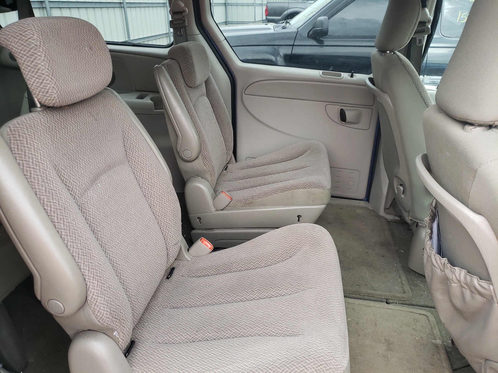 Photo 6 from auction – 2007 CHRYSLER TOWN & COU with VIN 2A4GP54L87R230584