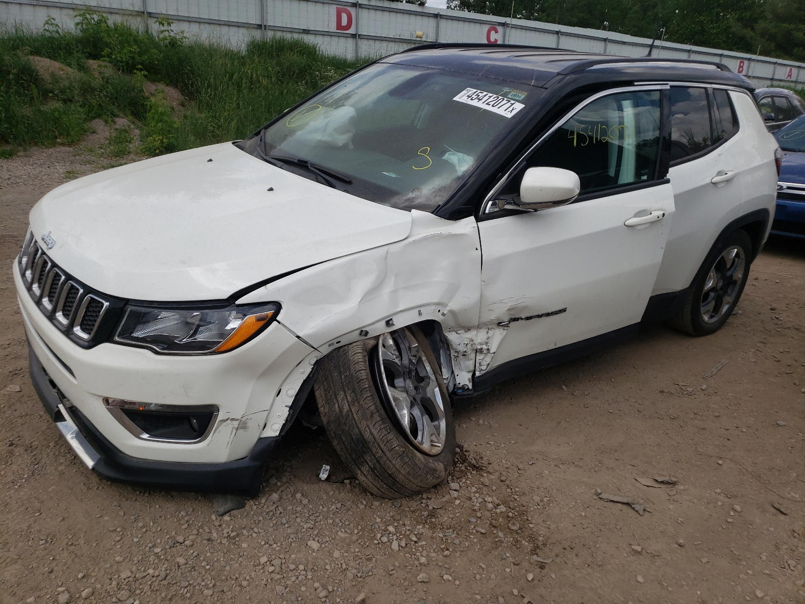 Photo 9 from auction – 2019 JEEP COMPASS LI with VIN 3C4NJDCB0KT840146
