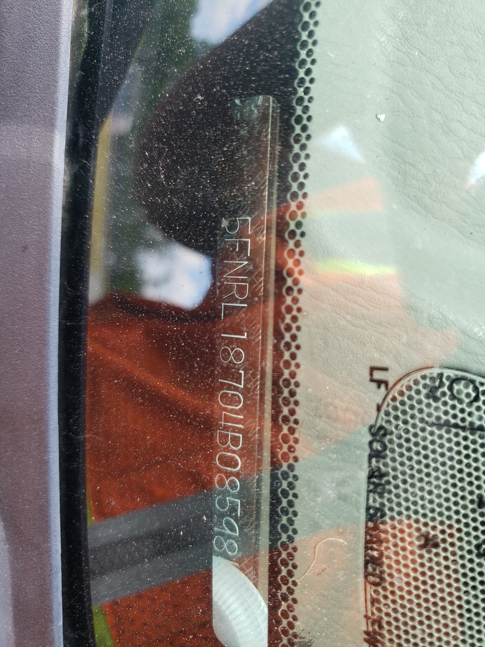 Photo 10 from auction – 2004 HONDA ODYSSEY EX with VIN 5FNRL18704B085984