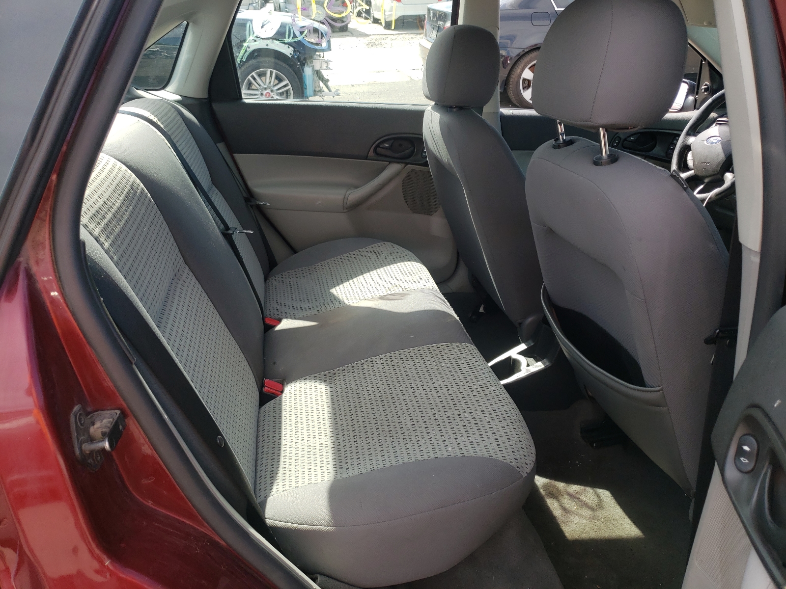 Photo 6 from auction – 2006 FORD FOCUS ZX4 with VIN 1FAHP34N16W113120