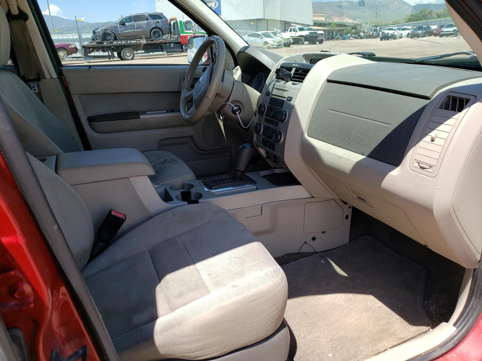 Photo 5 from auction – 2010 FORD ESCAPE XLT with VIN 1FMCU0D72AKC82846