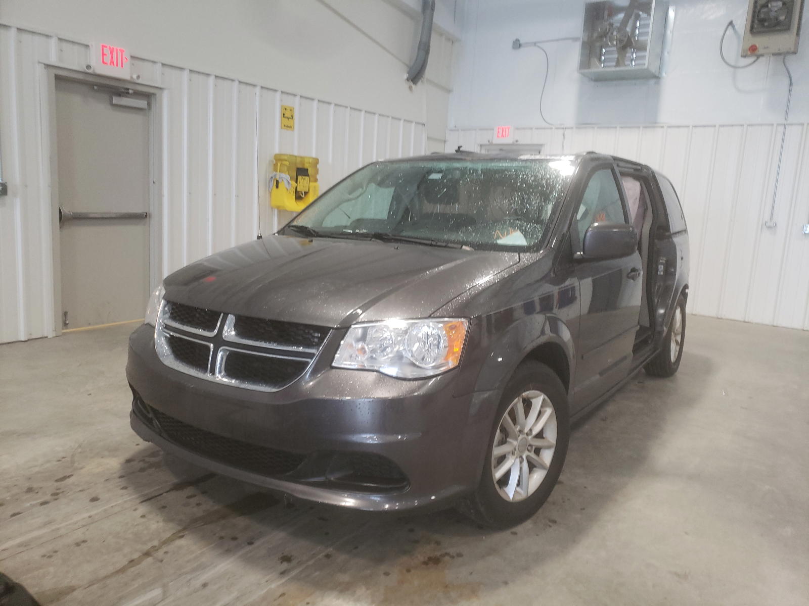 Photo 2 from auction – 2016 DODGE GRAND CARA with VIN 2C4RDGCG9GR134695