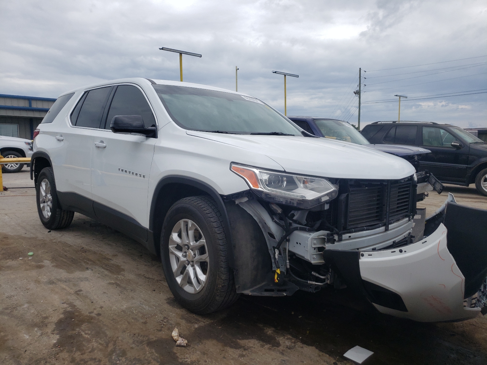 CHEVROLET TRAVERSE L 2018 with VIN 1GNERFKW9JJ205870 - Photo from auction