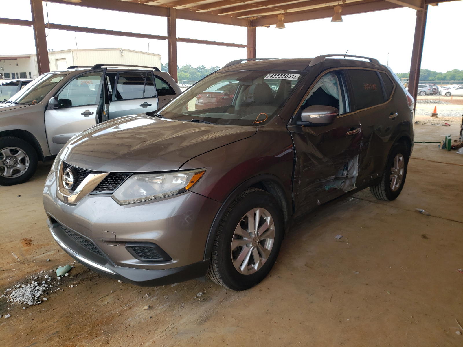 Photo 2 from auction – 2015 NISSAN ROGUE S with VIN KNMAT2MT9FP571420