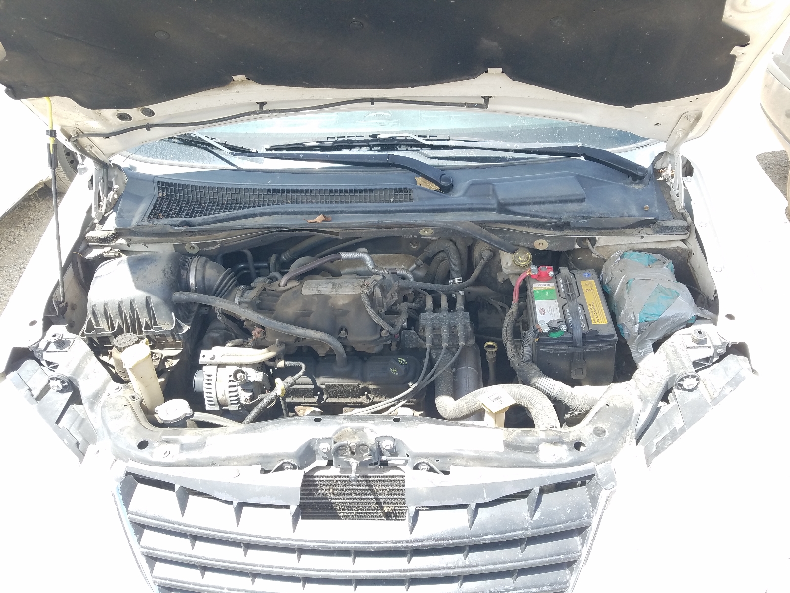 Photo 7 from auction – 2008 CHRYSLER TOWN & COU with VIN 2A8HR44HX8R816627