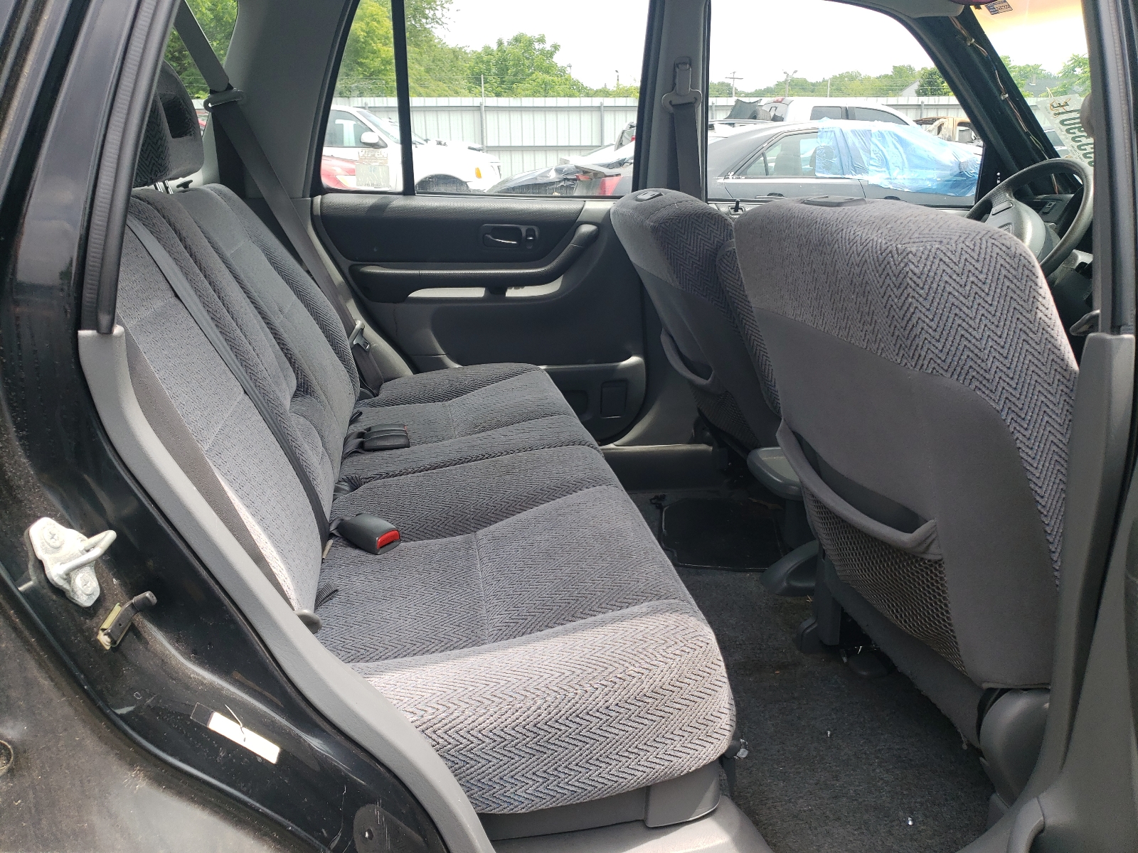Photo 6 from auction – 1998 HONDA CR-V LX with VIN JHLRD1849WC071622