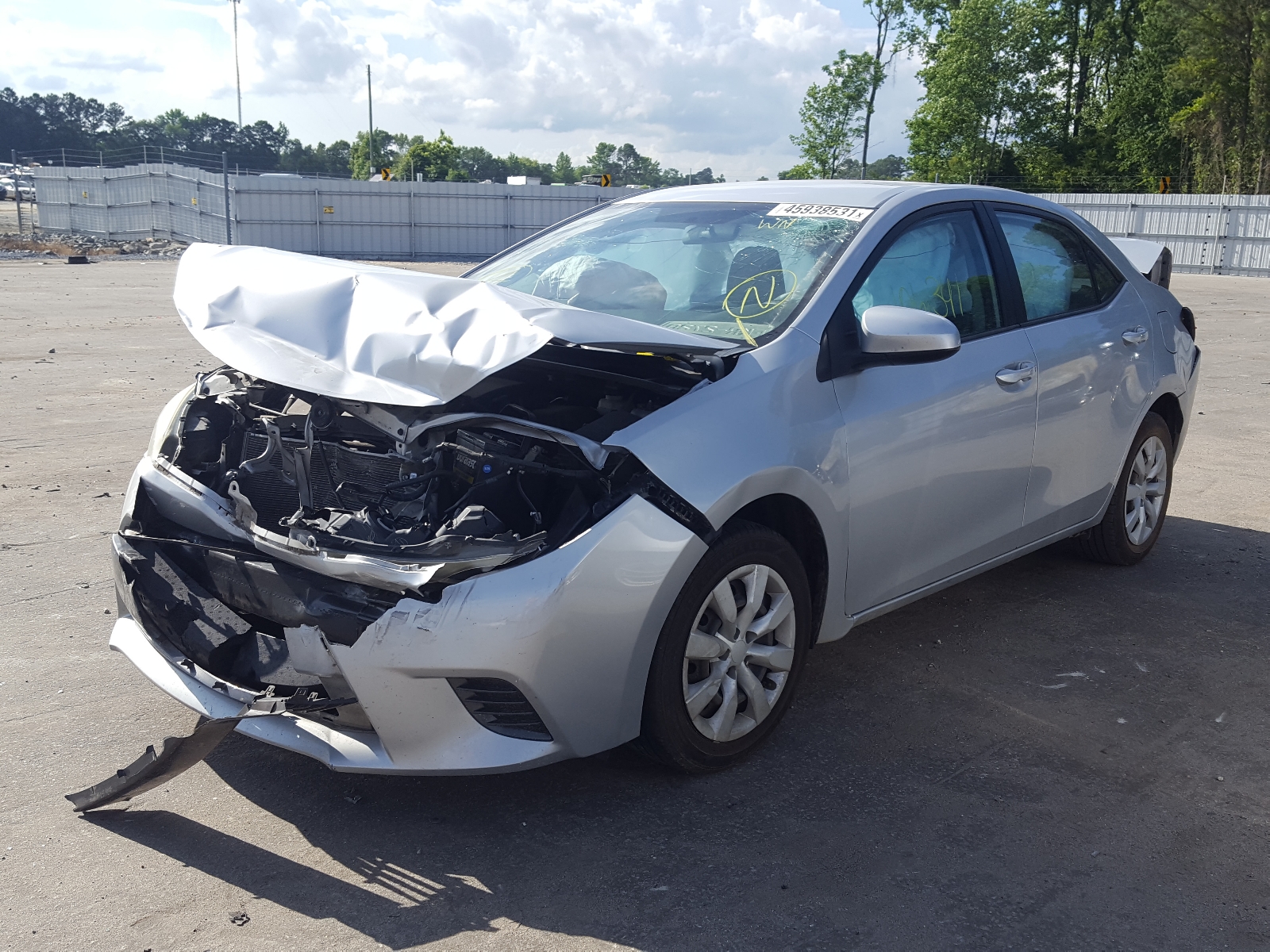 Photo 2 from auction – 2015 TOYOTA CAMRY with VIN 5YFBURHEXFP301701