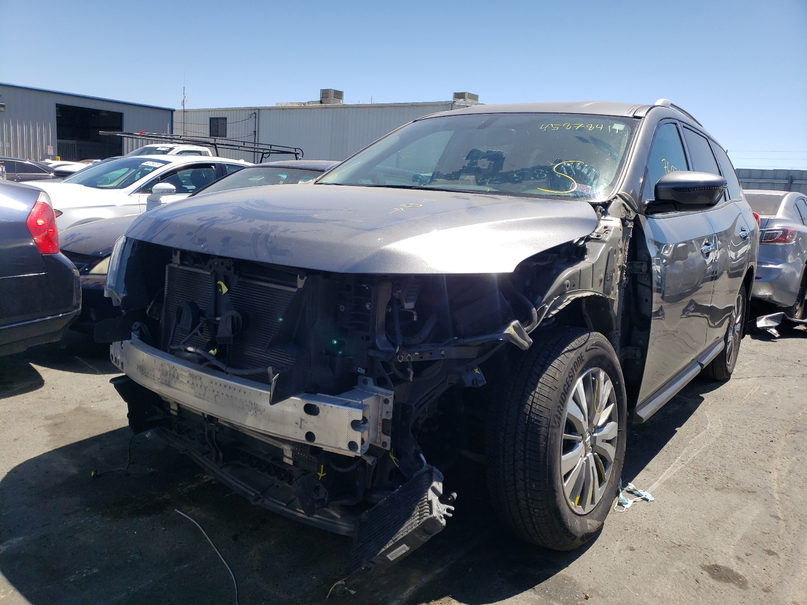 Photo 2 from auction – 2017 NISSAN PATHFINDER with VIN 5N1DR2MN1HC626820