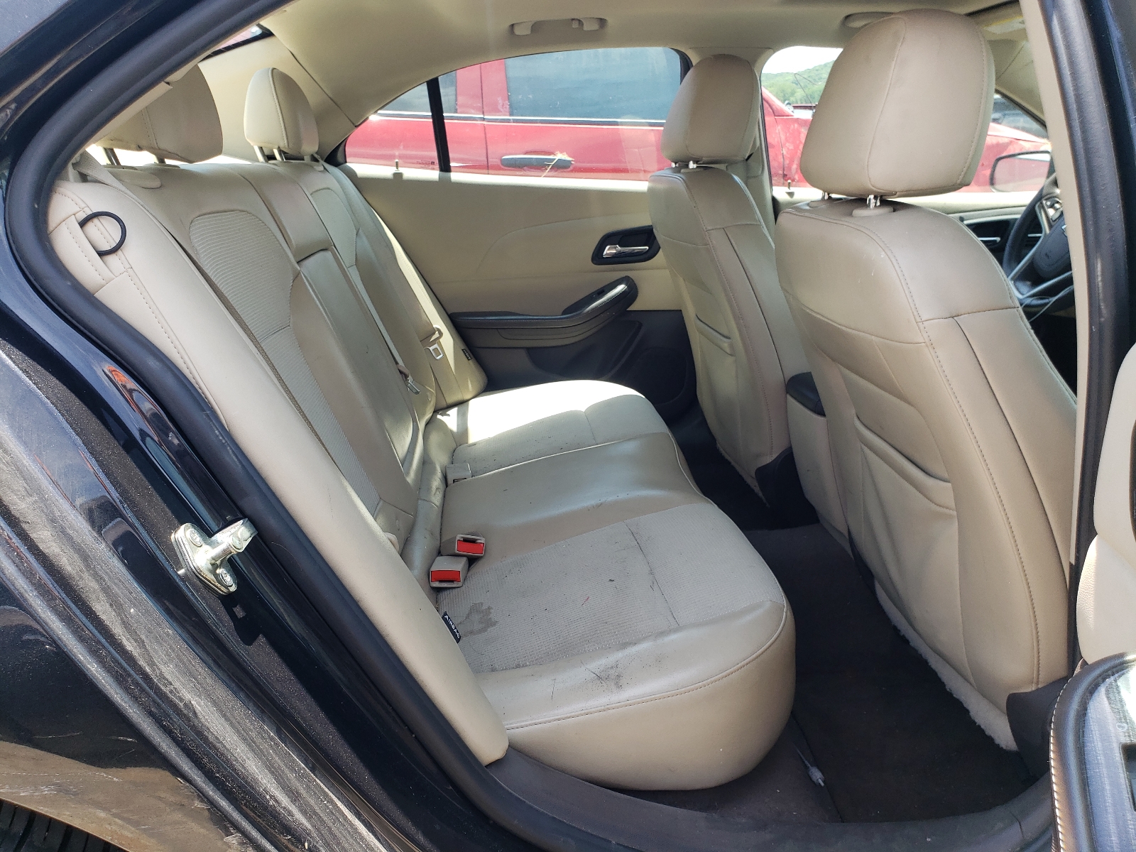 Photo 6 from auction – 2014 CHEVROLET MALIBU 1LT with VIN 1G11C5SL0EF114464