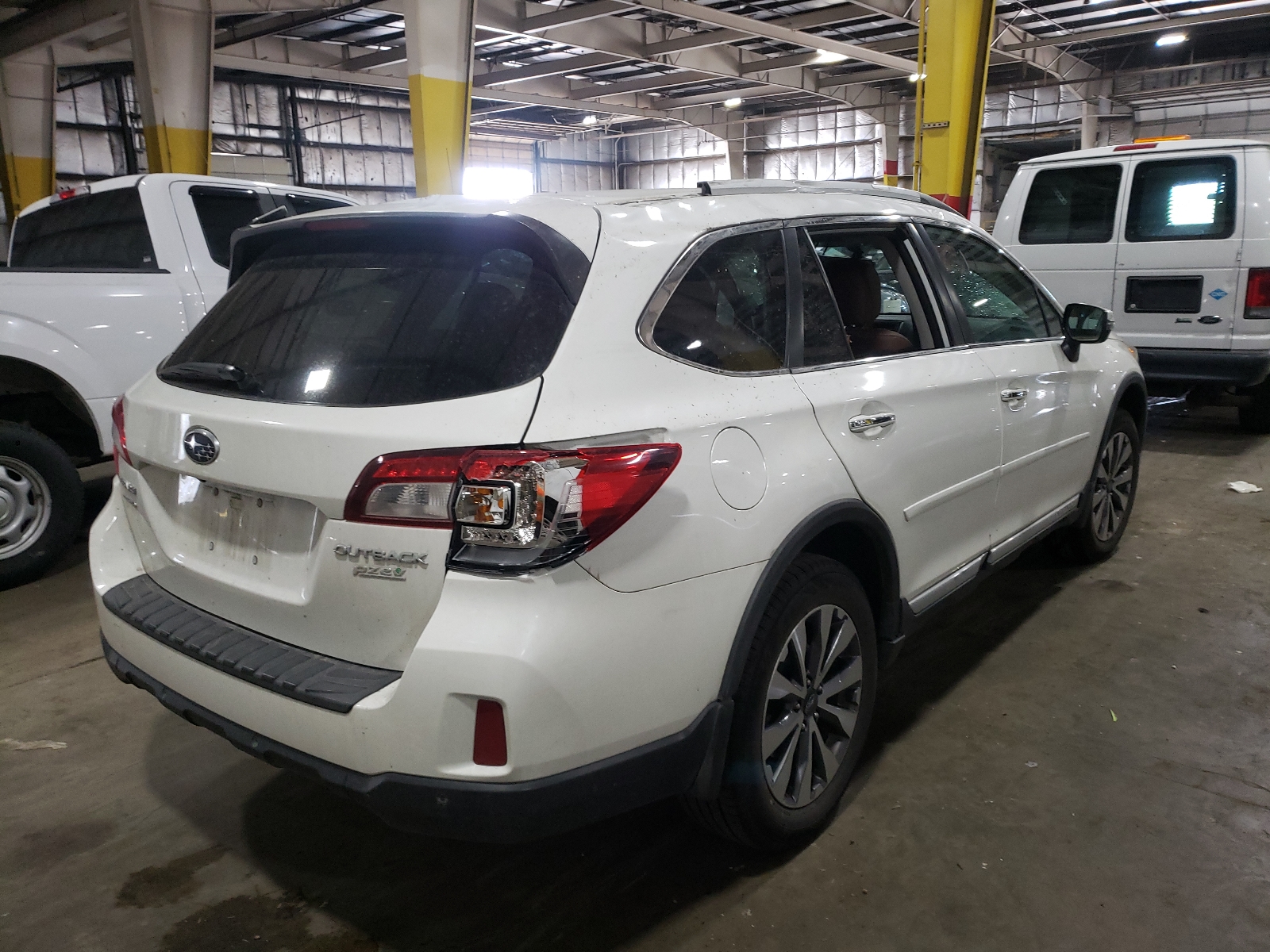 Photo 4 from auction – 2017 SUBARU OUTBACK TO with VIN 4S4BSATC6H3276574
