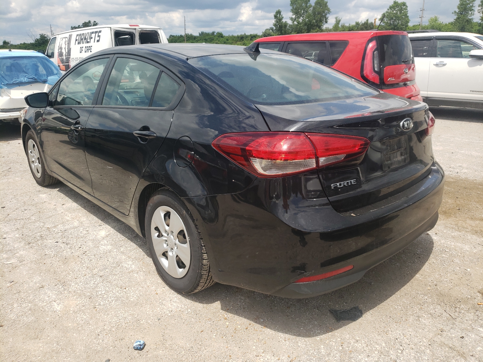 Photo 3 from auction – 2017 KIA FORTE LX with VIN 3KPFK4A76HE151161
