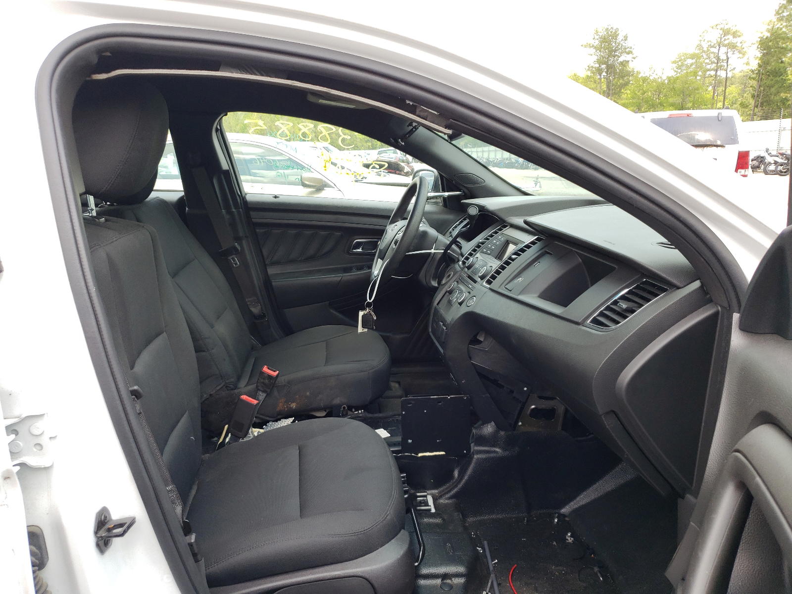 Photo 5 from auction – 2019 FORD TAURUS POL with VIN 1FAHP2MT2KG103516