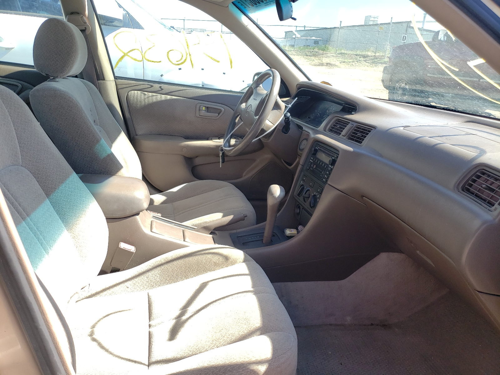 Photo 5 from auction – 2000 TOYOTA CAMRY LE with VIN 4T1BF22K3YU103429