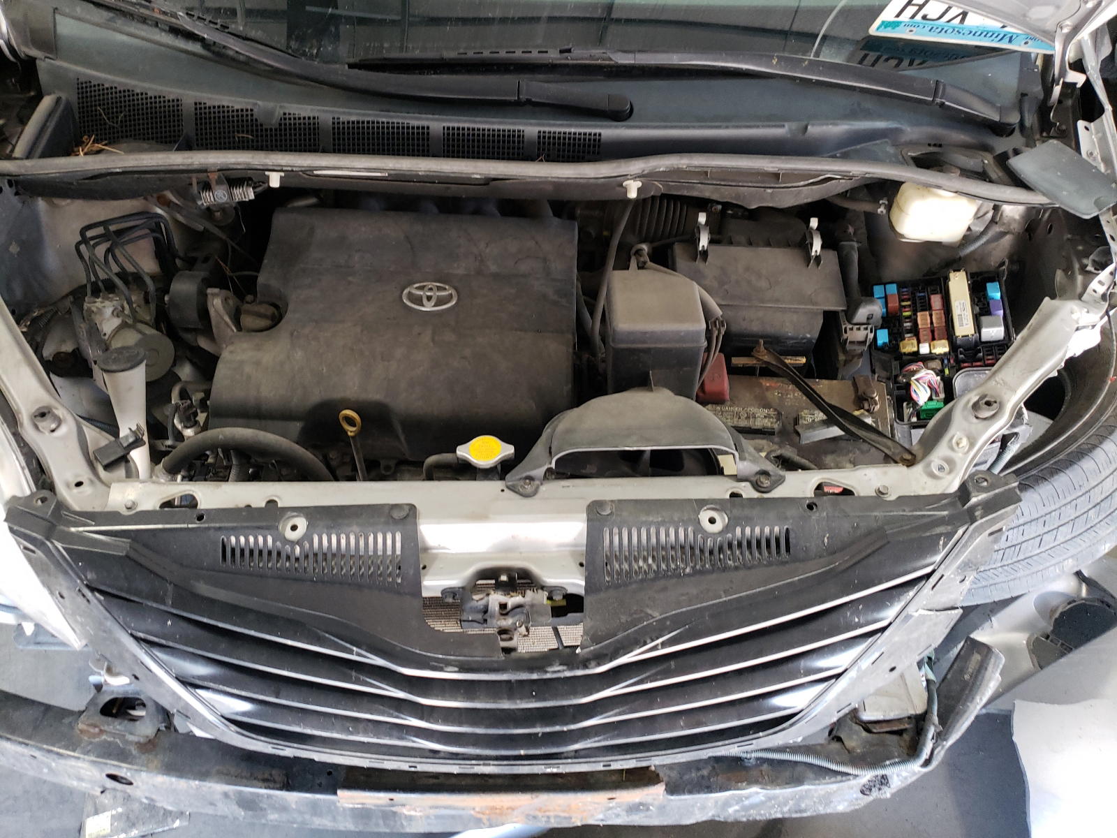 Photo 7 from auction – 2011 TOYOTA SIENNA LE with VIN 5TDKK3DC8BS022692