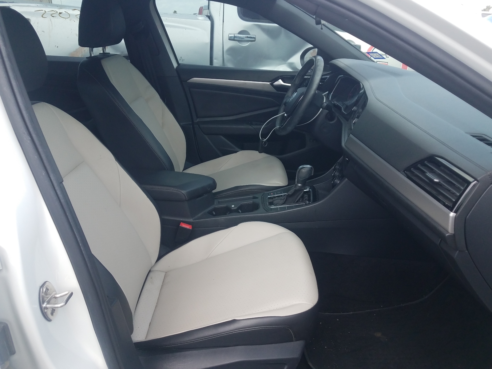 Photo 5 from auction – 2019 VOLKSWAGEN JETTA S with VIN 3VWC57BU2KM028046