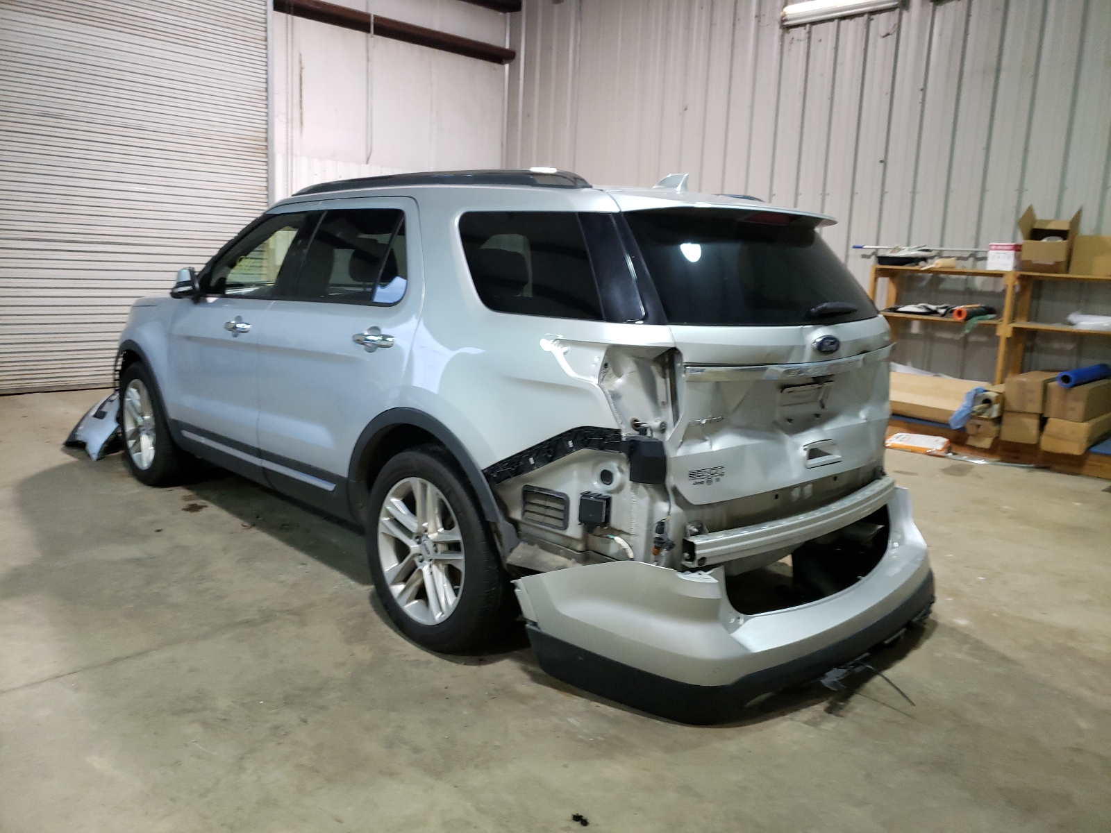 Photo 3 from auction – 2017 FORD EXPLORER L with VIN 1FM5K7F8XHGC76383
