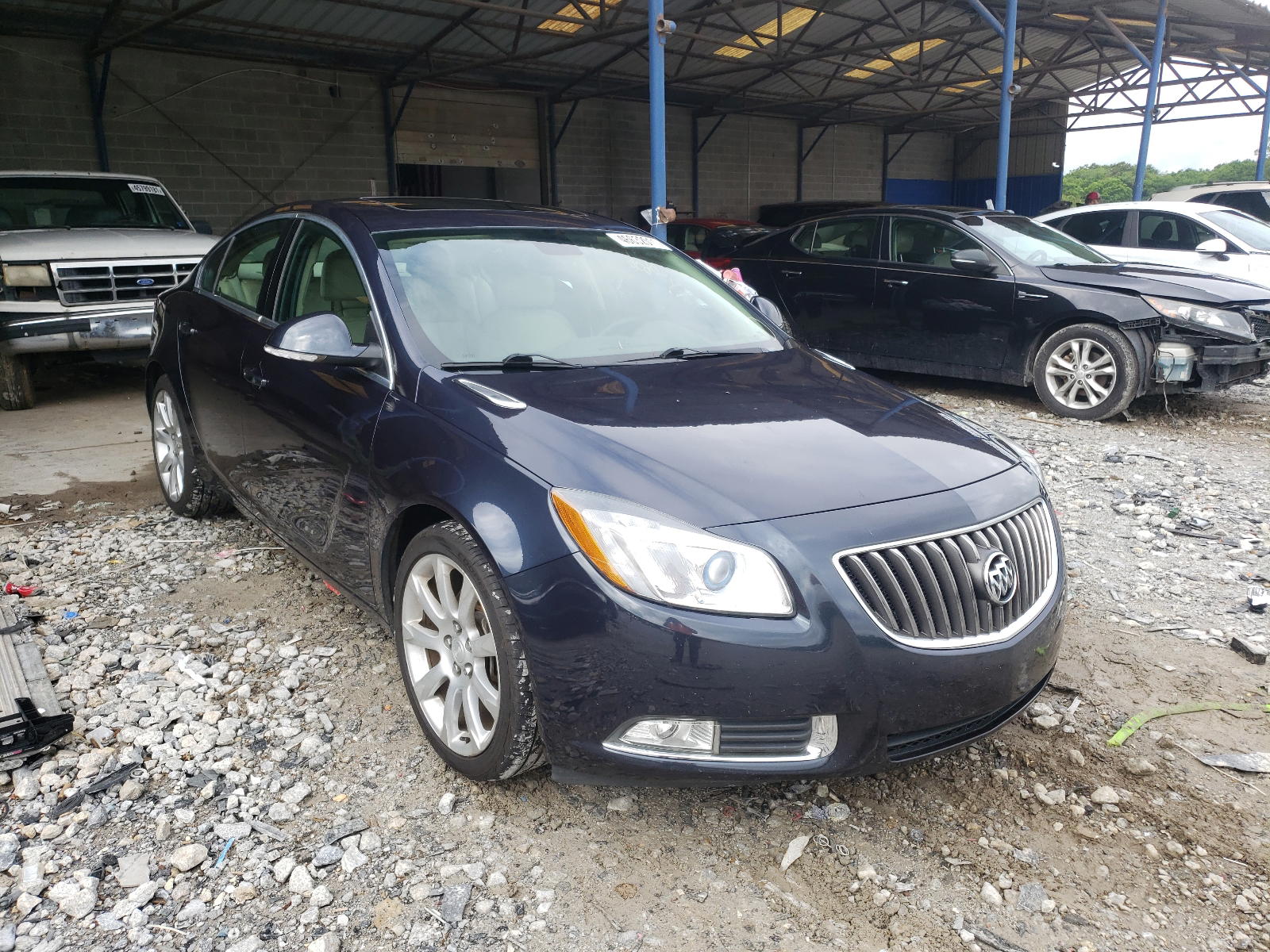 BUICK REGAL PREM 2013 with VIN 2G4GU5GV4D9138651 - Photo from auction