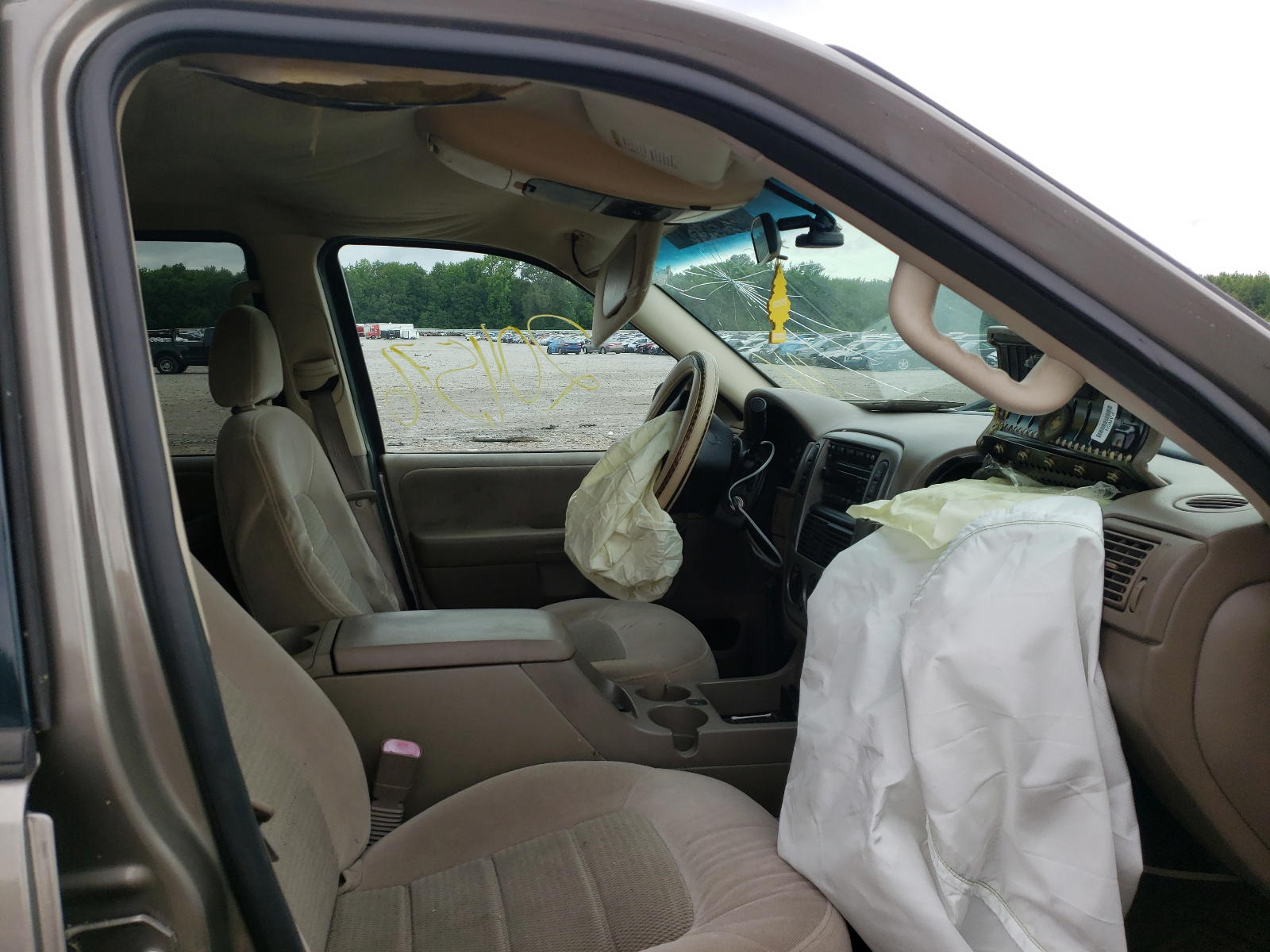Photo 5 from auction – 2005 FORD EXPLORER X with VIN 1FMZU73K65ZA35402