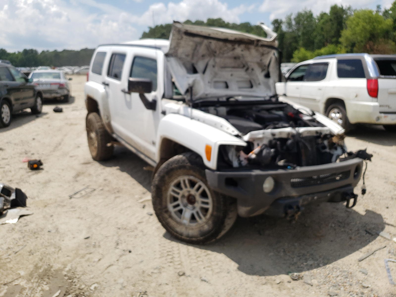 HUMMER H3 2007 with VIN 5GTDN13E078254652 - Photo from auction