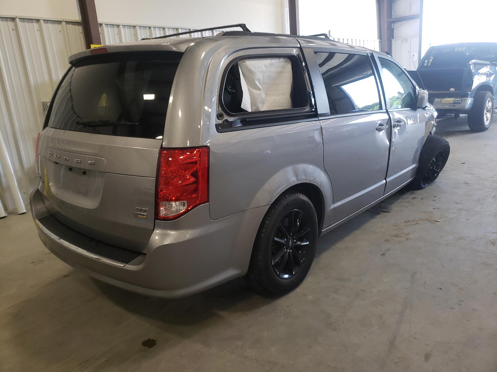 Photo 4 from auction – 2019 DODGE GRAND CARA with VIN 2C4RDGEG3KR743433