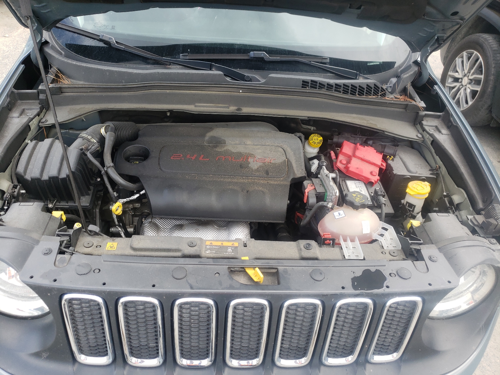 Photo 7 from auction – 2018 JEEP RENEGADE L with VIN ZACCJABB0JPH13197