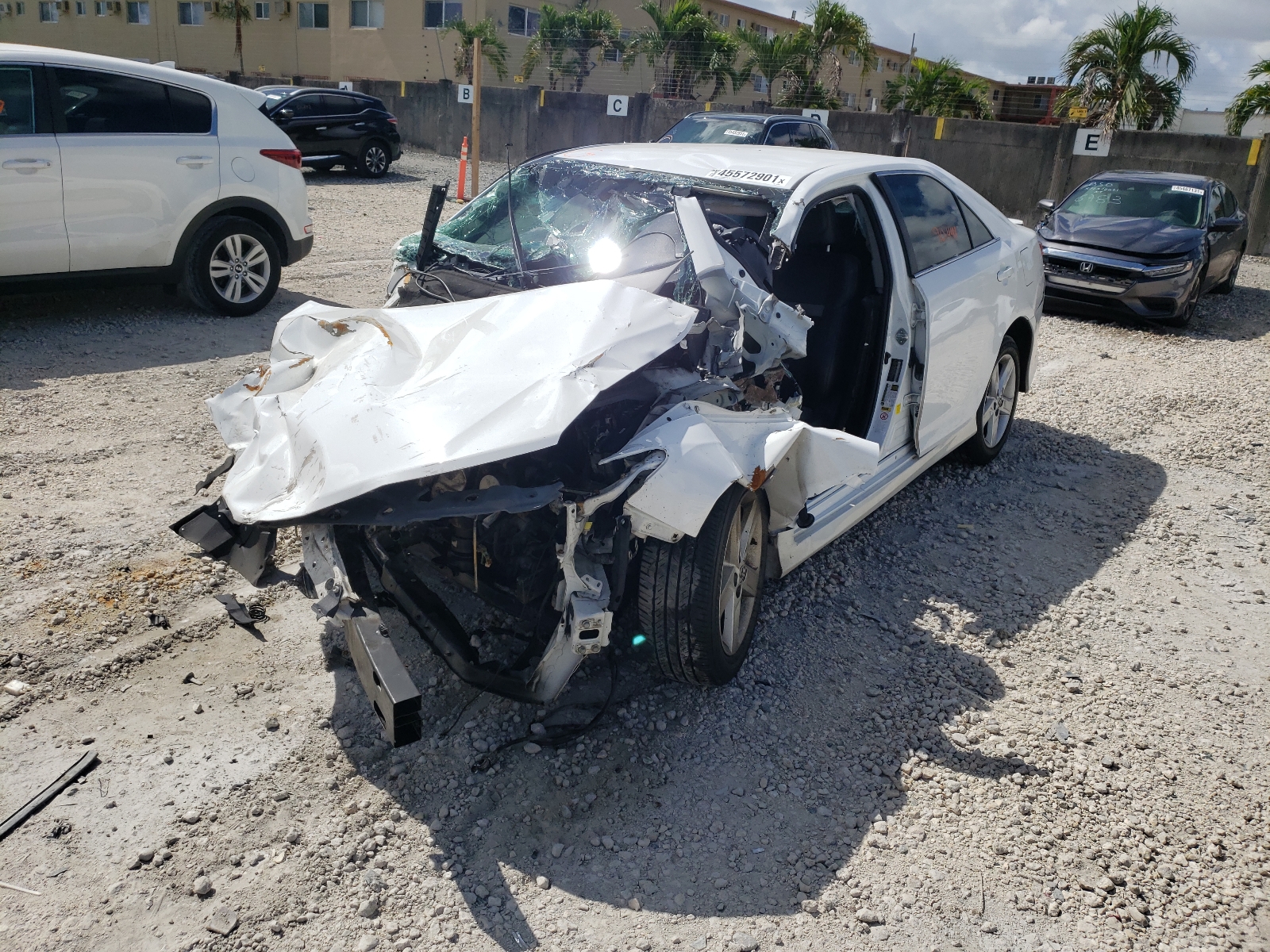 Photo 2 from auction – 2013 TOYOTA CAMRY L with VIN 4T1BF1FK6DU267949