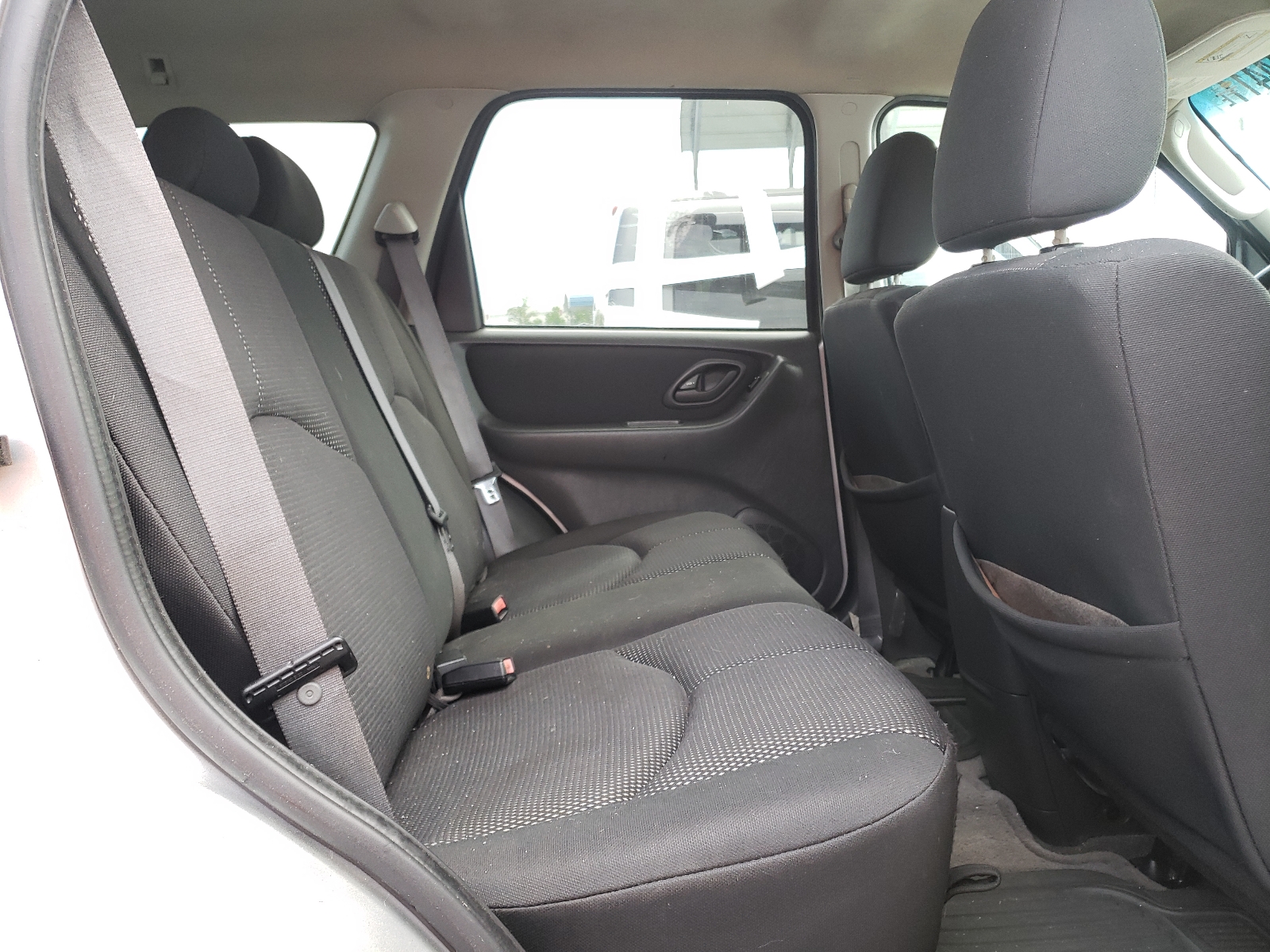 Снимка 6 от търг – 2005 MAZDA TRIBUTE S с VIN 4F2CZ04145KM07191