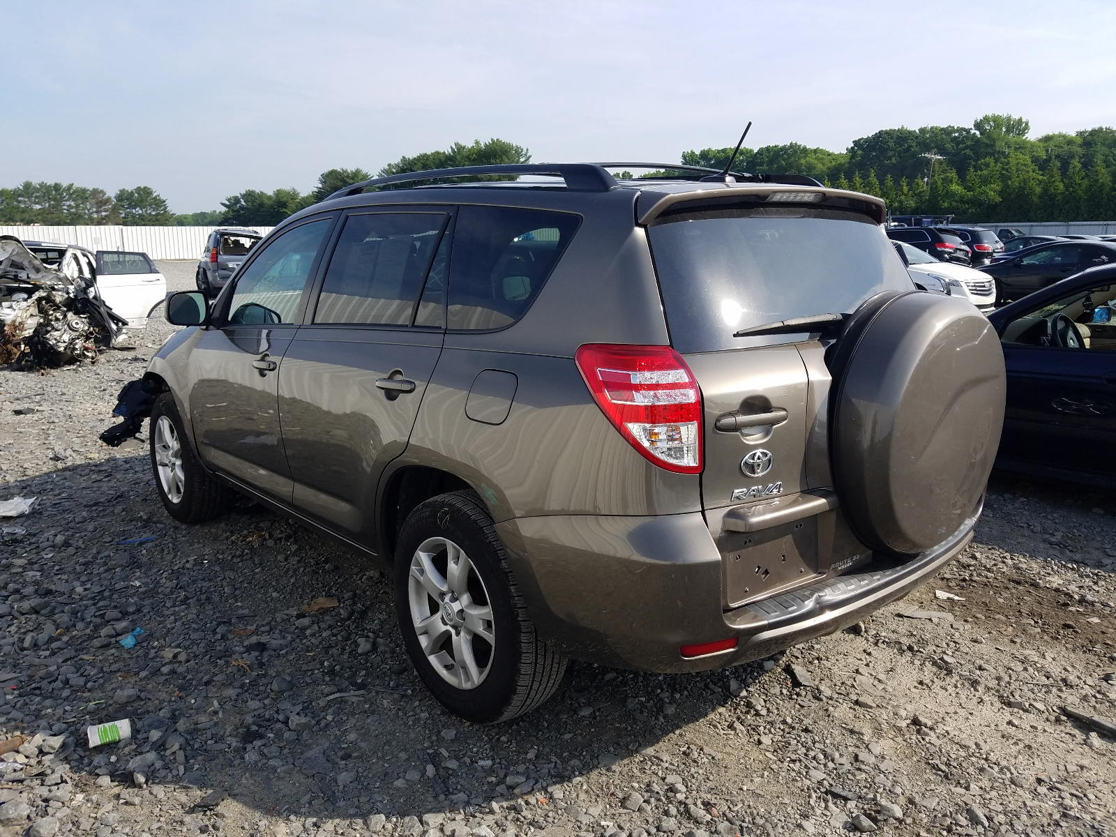 Photo 3 from auction – 2011 TOYOTA RAV4 with VIN 2T3BF4DV5BW108987