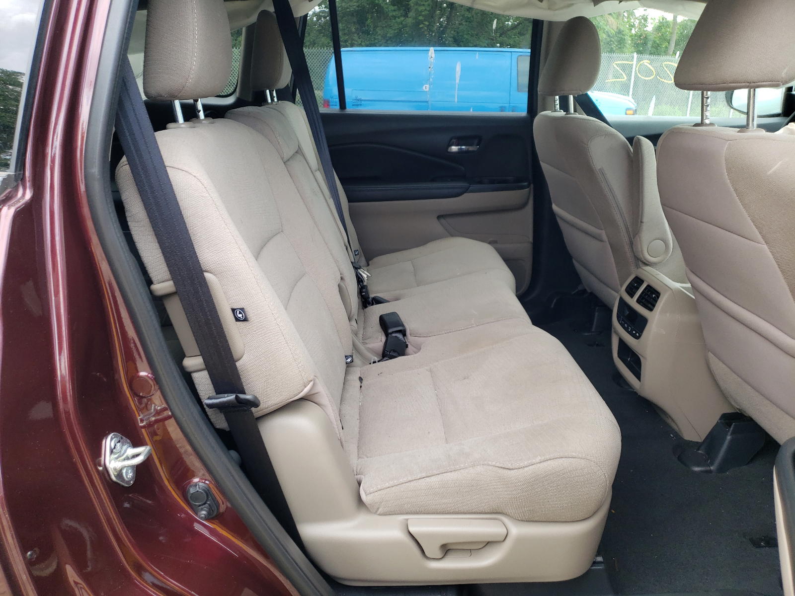 Photo 6 from auction – 2017 HONDA PILOT EX with VIN 5FNYF6H31HB027661