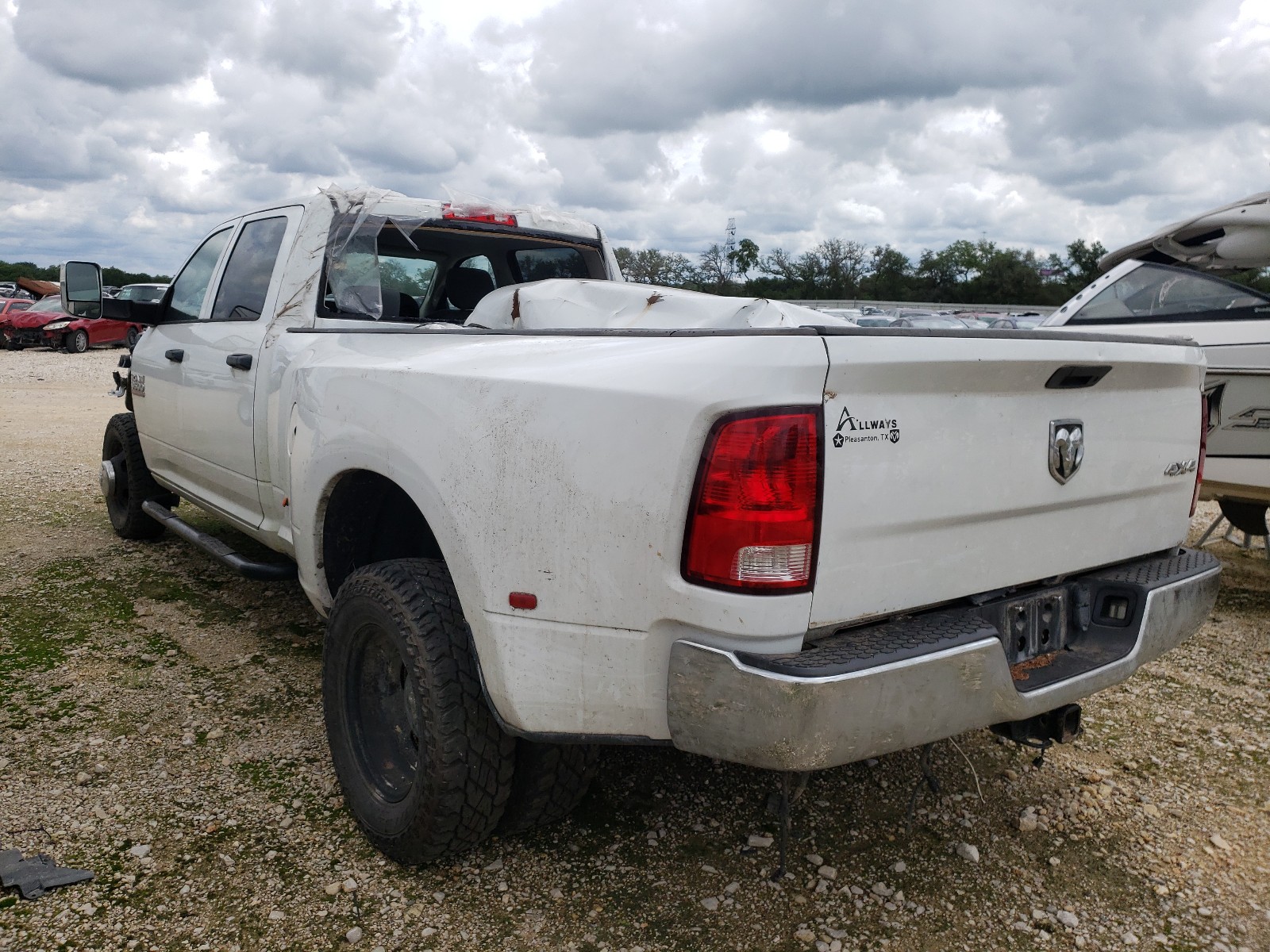 Фото 3 с аукциона – 2014 RAM 3500 ST с VIN 3C63RPGL9EG132437