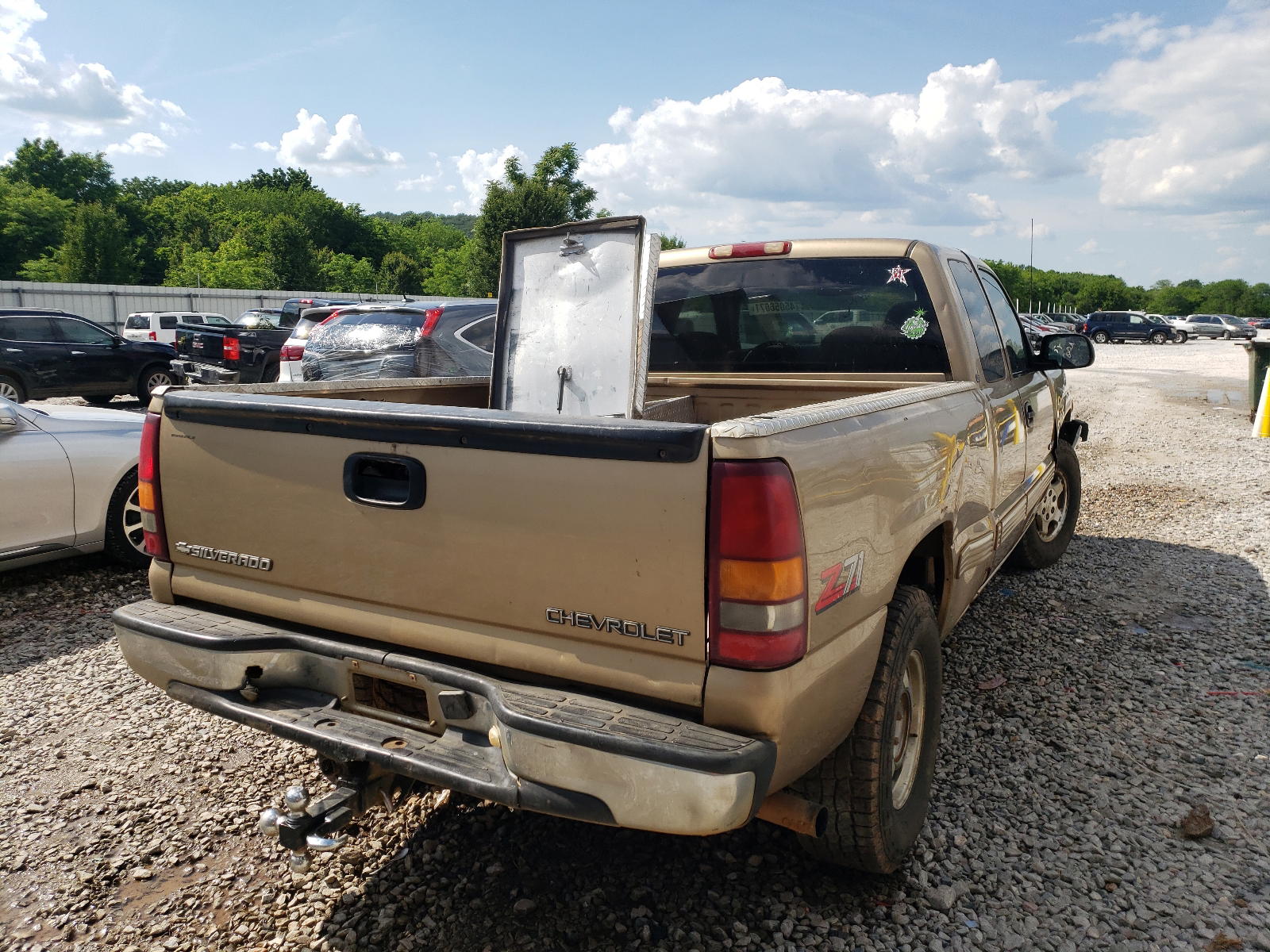 Photo 4 from auction – 2000 CHEVROLET SILVERADO with VIN 2GCEK19T4Y1208269