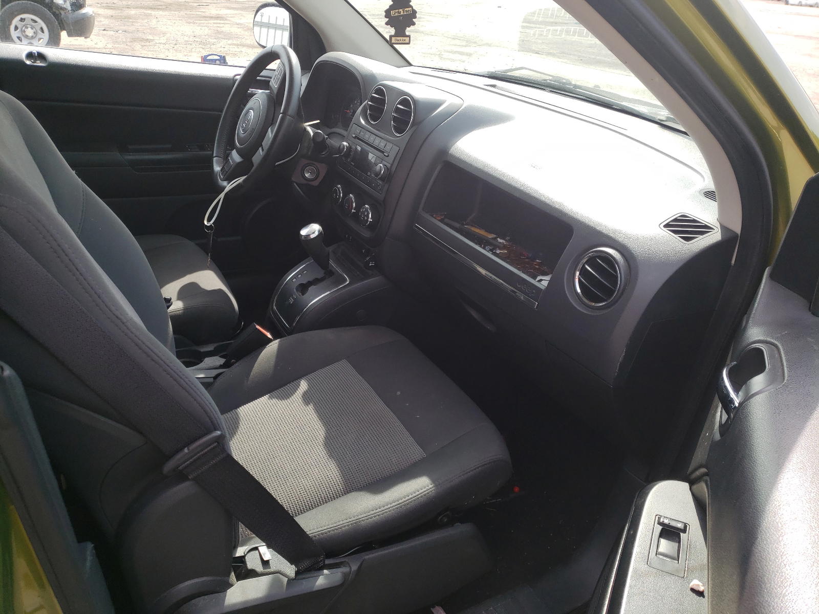 Photo 5 from auction – 2012 JEEP COMPASS LA with VIN 1C4NJDEB4CD559262