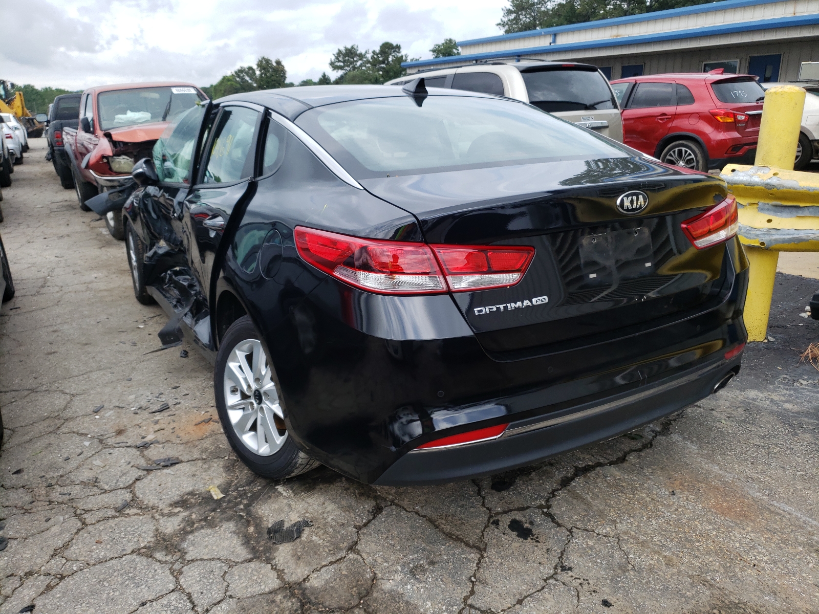 Photo 3 from auction – 2016 KIA OPTIMA LX with VIN 5XXGT4L38GG121273