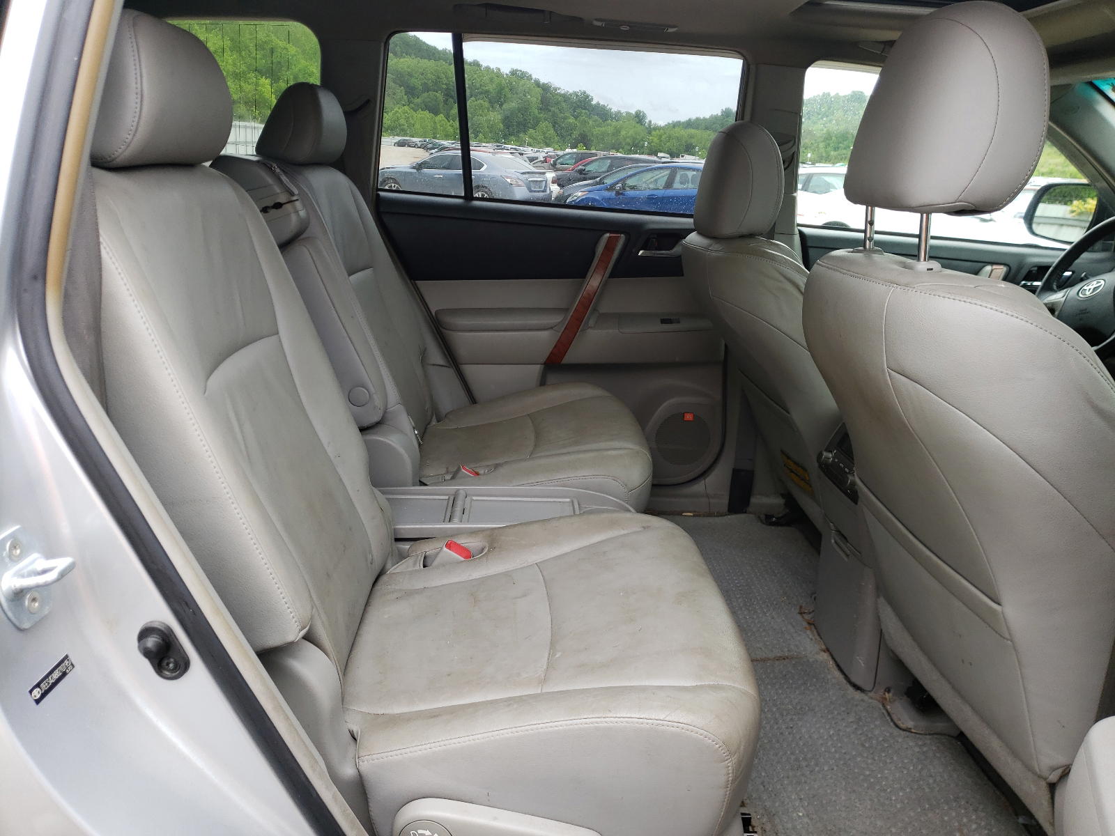Photo 6 from auction – 2008 TOYOTA HIGHLANDER with VIN JTEES42A882101957