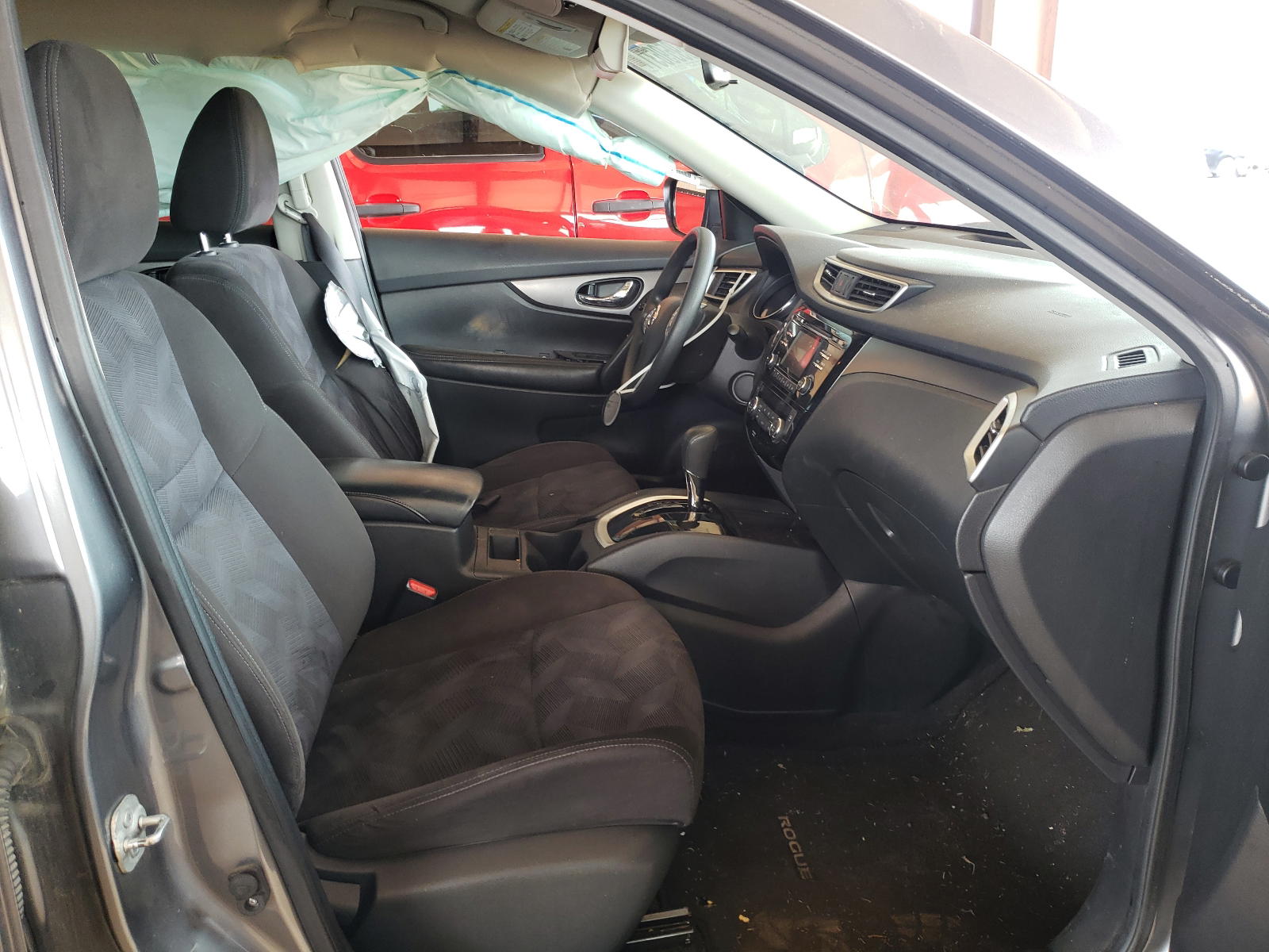 Photo 5 from auction – 2015 NISSAN ROGUE S with VIN KNMAT2MT9FP571420