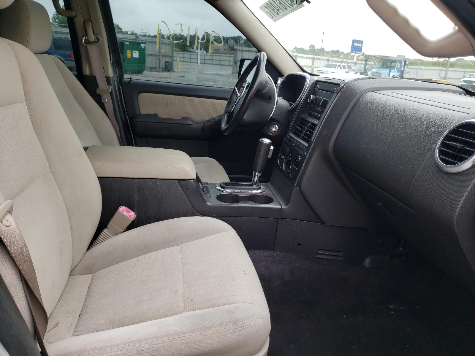 Photo 5 from auction – 2008 FORD EXPLORER X with VIN 1FMEU63E48UA08705