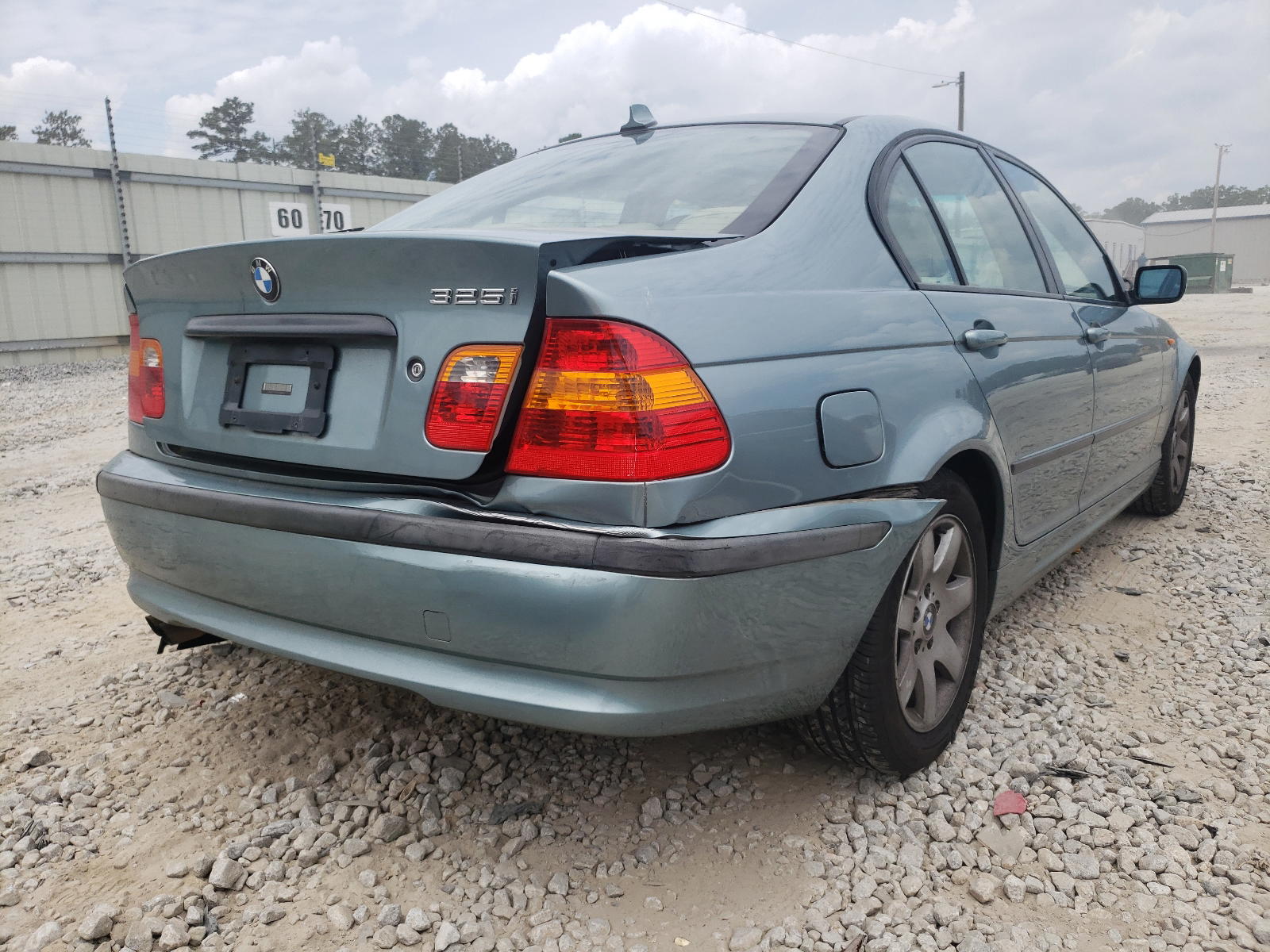 Photo 4 from auction – 2005 BMW 325 I with VIN WBAET37455NJ89436